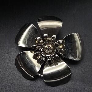 Jeri Lou Silver Tone Flower Sweater Scarf Clip Vintage Costume Jewelry